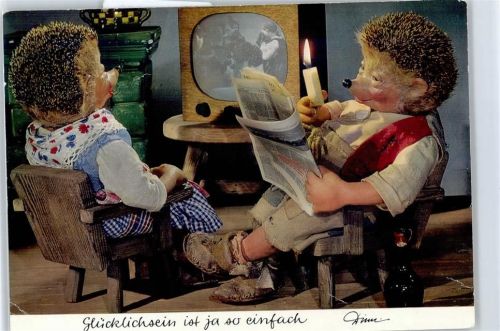 No.341 , Zeitung lesen