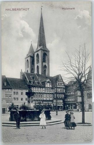 Halberstadt Holzmarkt, Brunnen, Kirche
