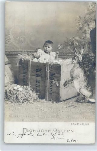 Baby in Kiste