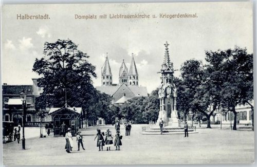Halberstadt Domplatz, Liebfrauenkirche, Kriegerdenkmal
