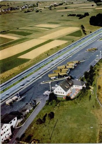 Heiligenroth Fliegeraufnahme, Bundesautobahn-Raststätte