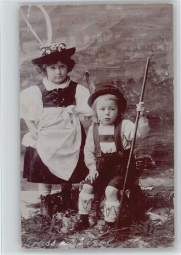 Gruss aus Tirol Kinder in Tracht