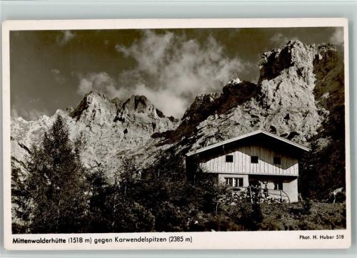 Mittenwalderhütte gegen Karwendelspitzen Photo H. Huber
