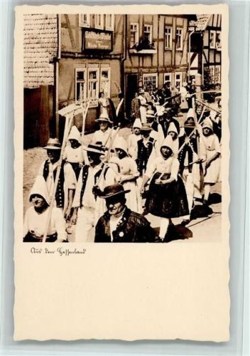 Schwälmer Bauern in ihrer originellen Arbeitstracht Nr. 69120 Verlag Bruno Hansmann
