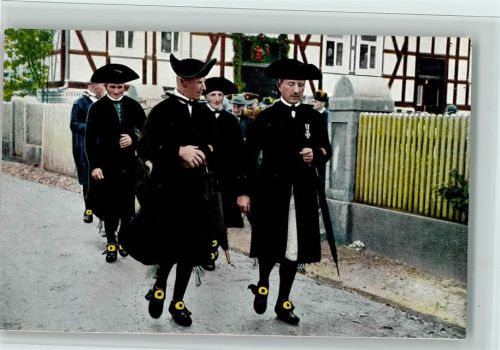 Schwälmer Bauern mit ihrem charakteristischen Dreimaster im Hochzeitszug Nr. 50503 Verlag Bruno Hansmann