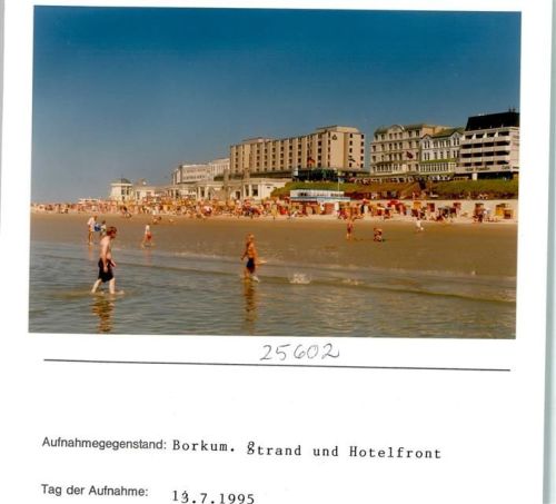 Borkum Strand und Hotelfront Foto montiert auf Karton