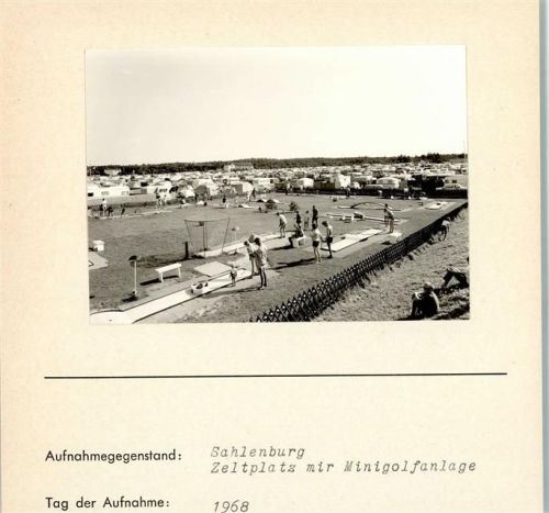 Sahlenburg Zeltplatz mit Minigolfanalge Foto montiert auf Karton