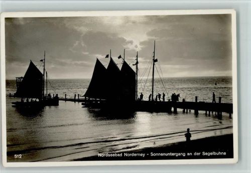 Norderney Sonnenuntergang an der Segelbuhne Segelboote