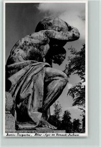 Tiergarten Atlas-Figur am Bismarck-Denkmal