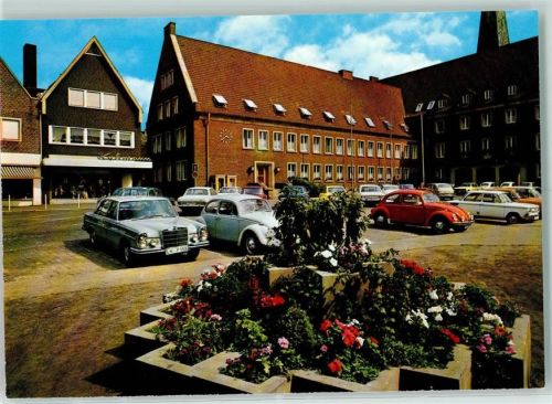 Dülmen Markt und Rathaus VW-Käfer Autos