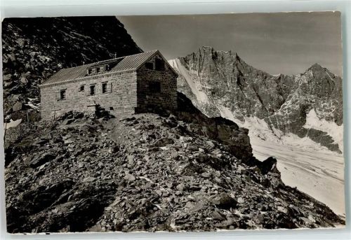 Saas-Fee Britannia-Hütte S.A.S. Dom und Lenzspitze