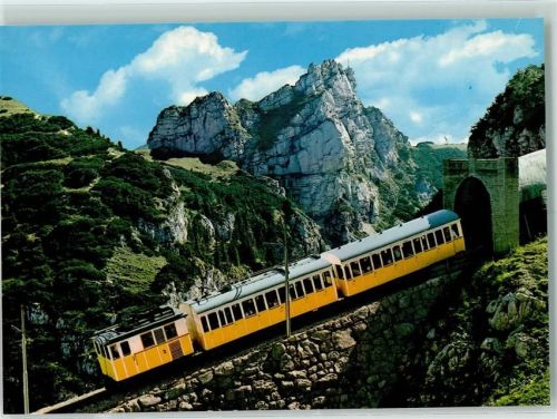 Bayrischzell Wendelsteinbahn Letzte Tunneleinfahrt zur Bergstation Im Hintergrund Soinkesselspitze
