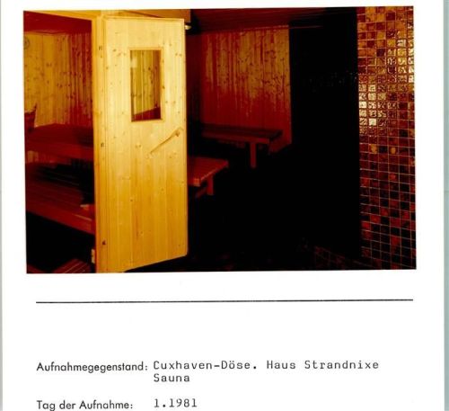 Cuxhaven Cuxhaven Döse Haus Strandnixe Sauna Foto montiert auf Karton