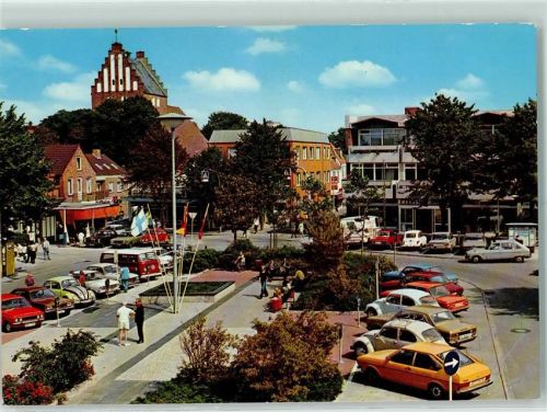 Heiligenhafen Marktplatz Autos