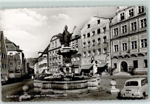 Eichstätt Marktplatz mit Wilibaldsburg Rückseite mit Abschürfungen bzw Kleberesten