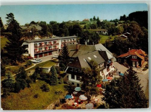 Häusern Albtalblick mit Berg-Hotel