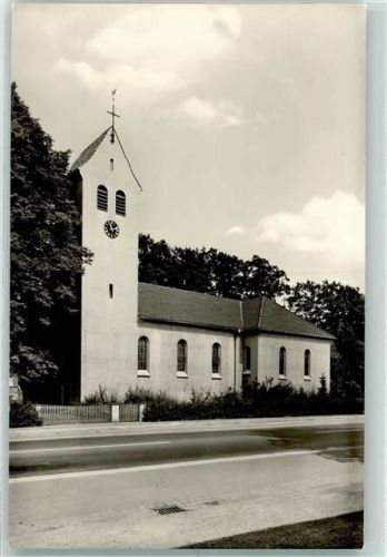 Marienloh Pfarrkirche Rückseite mit Abschürfungen bzw Kleberesten
