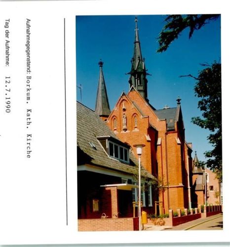 Borkum Kath. Kirche Foto montiert auf Karton