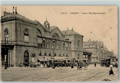 Paris 1918 La Gare Montparnasse , Straßenbahn , Autobus AK
