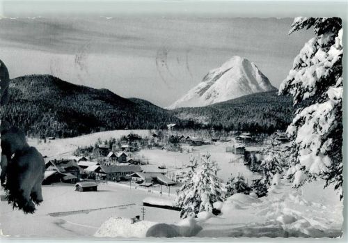 Seefeld Seefeld in Tirol mit Hohe Munde Winter