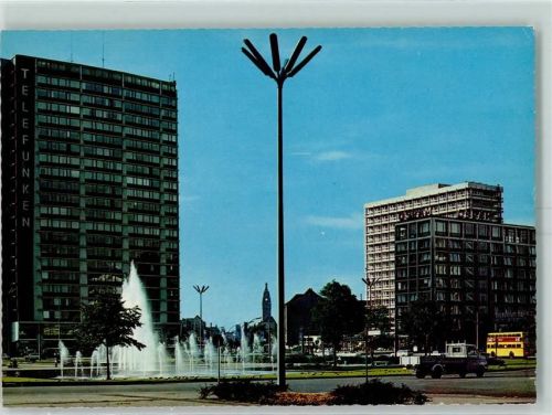 Charlottenburg Ernst Reuter Platz Springbrunnen Hochhaus