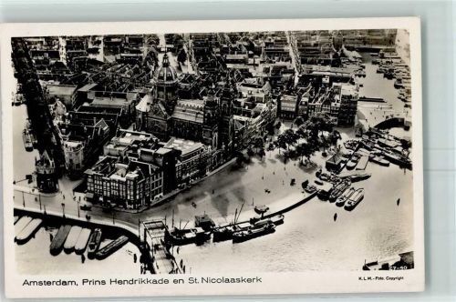 Amsterdam Fliegeraufnahme Prinz Hendrikkai und St. Nicolaaskirche Frachtschiffe