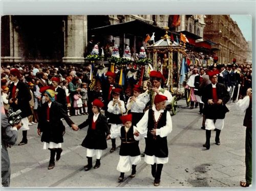 Cagliari Sagra di S. Efisio Hl. Efisiums Weihe Trachten