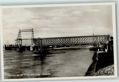 Zutphen Blick zur Ijssel mit Hebebrücke Frachtschiffe