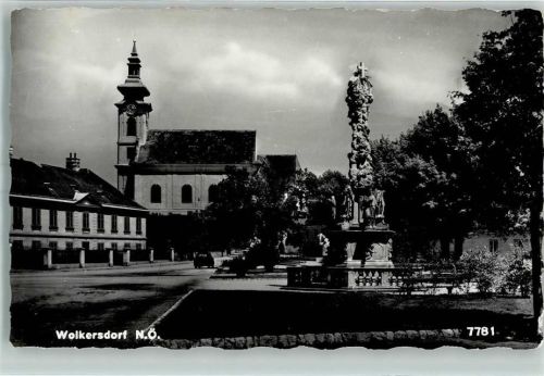 Wolkersdorf Brunnen Kirche