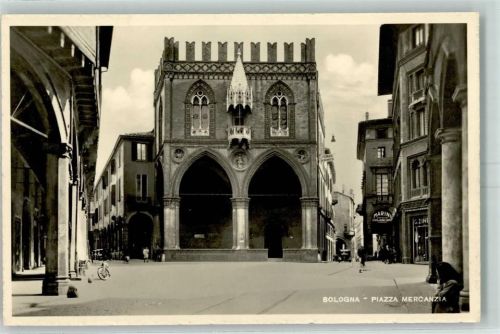 Bologna Piazza Mercanzia