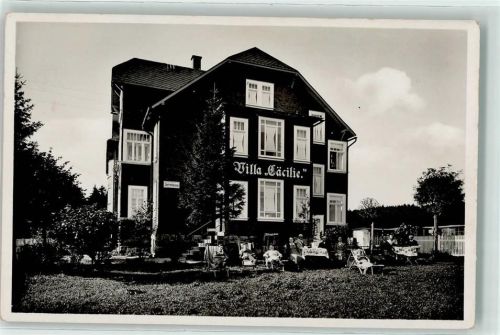 Oberhof Villa Cäcilie Garten Liegestühle Emailleschild
