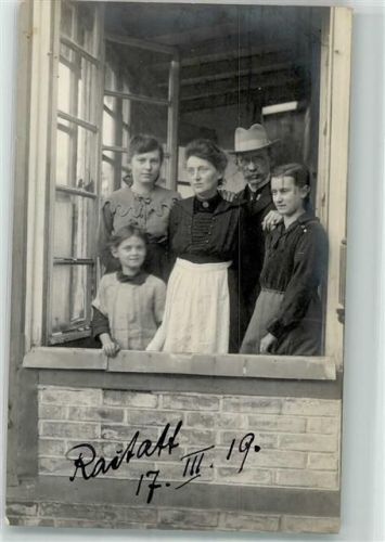 Rastatt 1919 Familie am Fenster