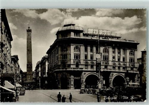Bologna Via Rizzol Auto Straßenbahn