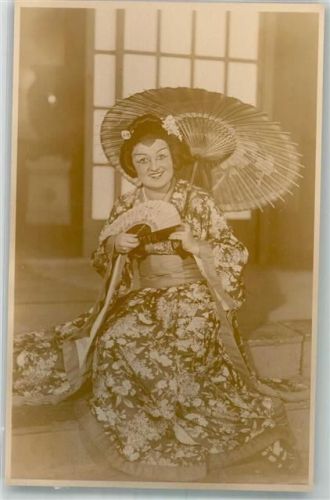 Mann als Geisha