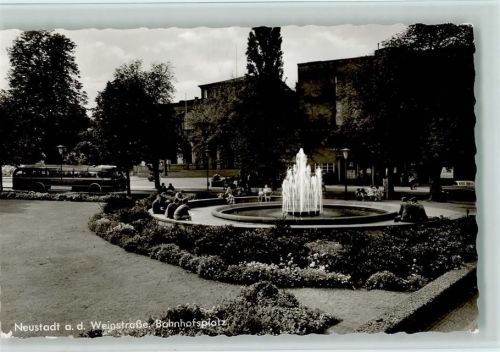 Neustadt Bahnhofsplatz