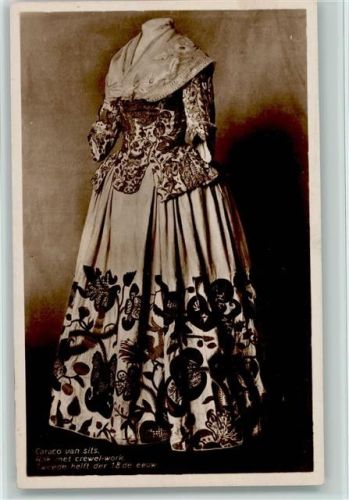 Museum - Kleid ca 18. Jahrhundert Foto AK