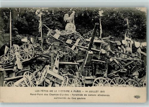 Pyramide von Deutschen Kanonen in Paris 1919 AK