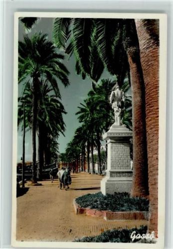 Sitges Griechisches Denkmal und Promenade