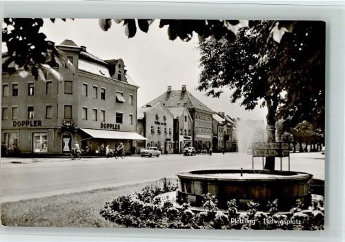 Plattling Ludwigsplatz Brunnen Geschäft Doppler