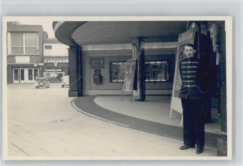 Türsteher vor einem Variete Theater Foto ca 1935 AK