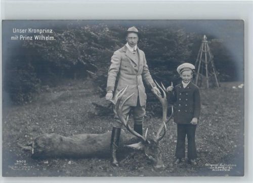 Kronprinz und Sohn Prinz Wilhelm - Jagd - erlegter Hirsch - Nr. 3902 Liersch - Original-Aufnahme Pfeifel