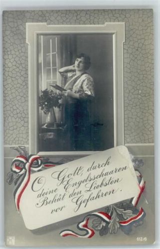 Serie 612-6 schwarz weiss rot Schleife - Frau schaut das Bild ihres Liebsten an