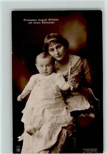 Prinzessin August Wilhelm mit ihrem Söhnchen, NPG 4726 Foto AK