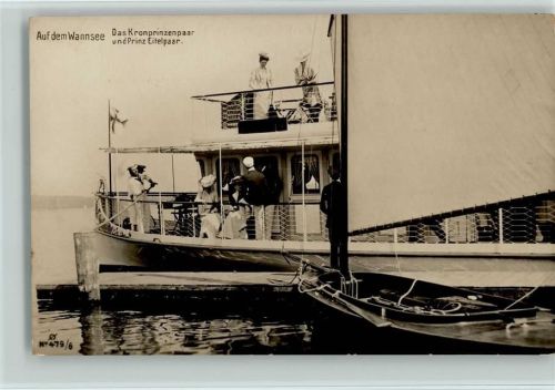 Auf dem Wannsee - Berlin - Das Kronprinzenpaar und Pronz Eitelpaar auf der Yacht , Nr. 479-6 Foto AK Adel Kronprinzenpaar