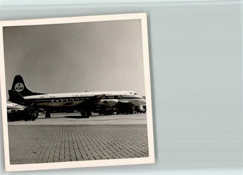 Privatfoto - KLM Propellermaschine auf dem Flugfeld
