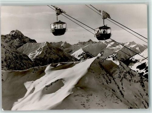 Riezlern Riezlern-Kanzelwand-Bahn Kabinenbahn Blick auf Widderstein und Hochkünzelspitze Winteraufnahme