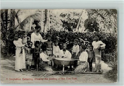 1909 A Singhalese Gathering, showing the beating of the Tom Tom , gute Erhaltung