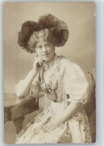 Schöne Tracht Foto AK