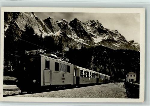 Eibsee Bayerische Zugspitzbahn Zahnradzug im BAhnhof