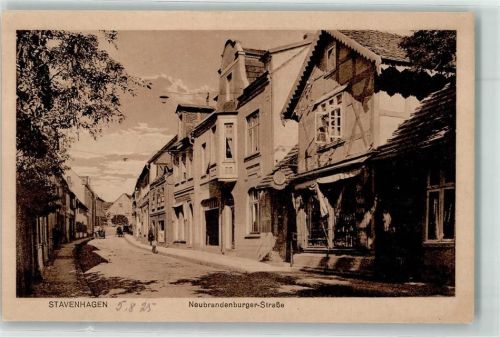 Stavenhagen Neubrandenburger-Straße Fachwerkhaus mit Landengeschäft